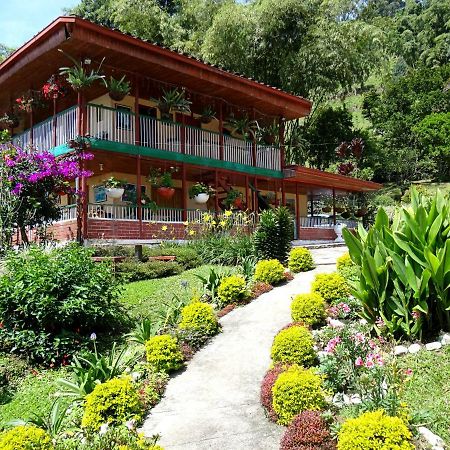 Finca Turistica Los Rosales Pereira Bagian luar foto