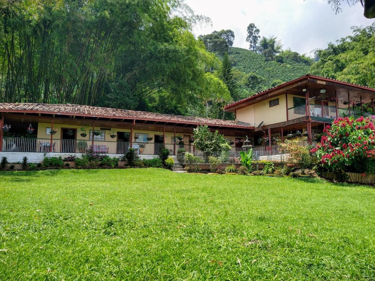 Finca Turistica Los Rosales Pereira Bagian luar foto