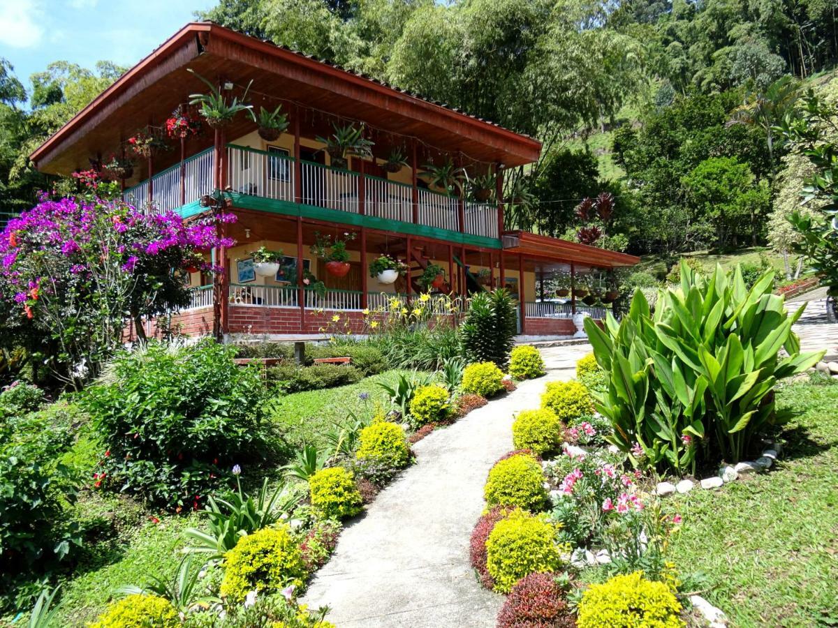 Finca Turistica Los Rosales Pereira Bagian luar foto